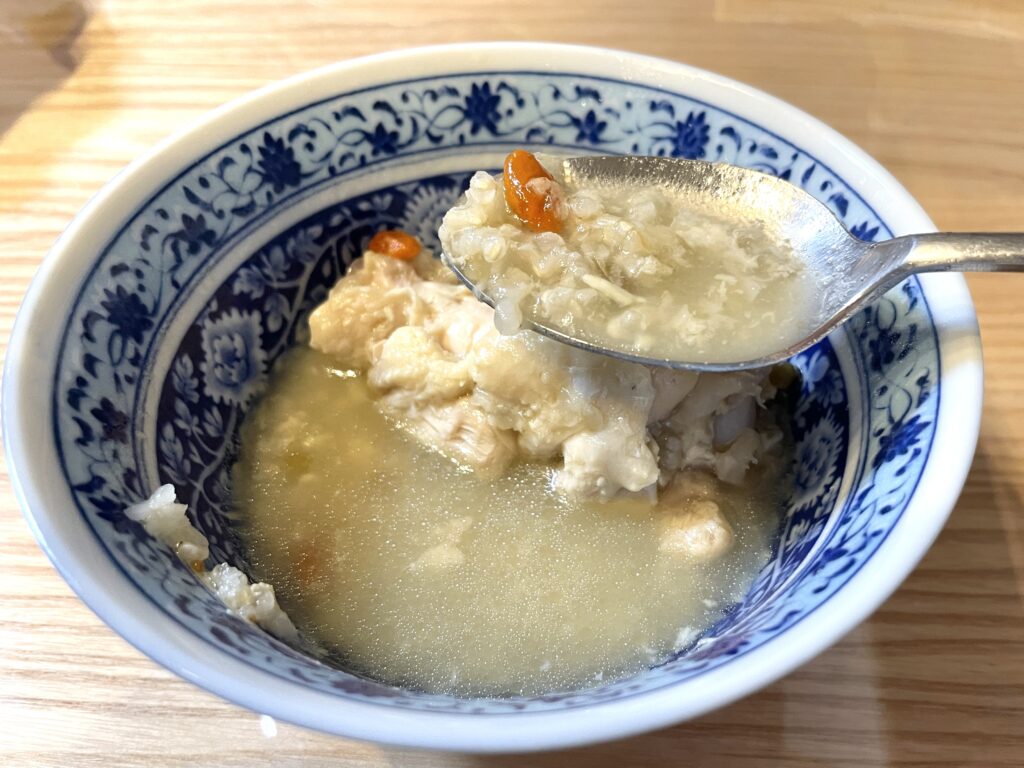 美味しい参鶏湯、ご飯も美味しい