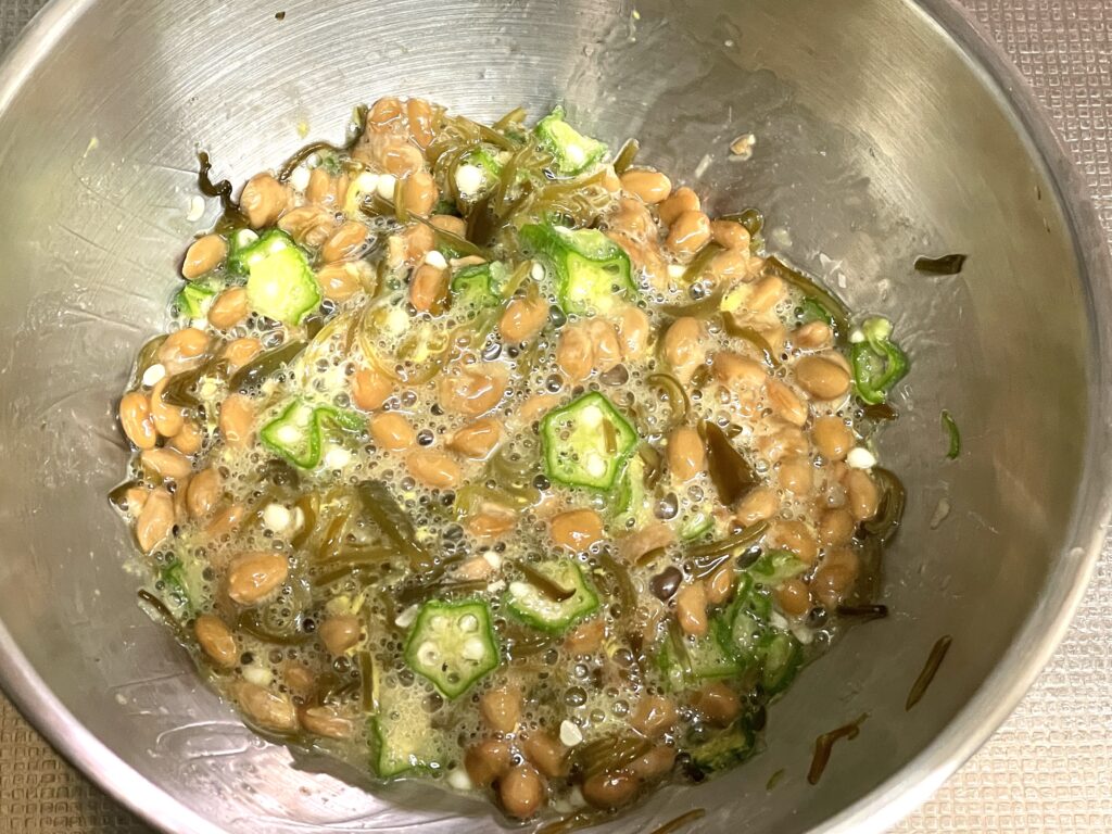 材料を混ぜる