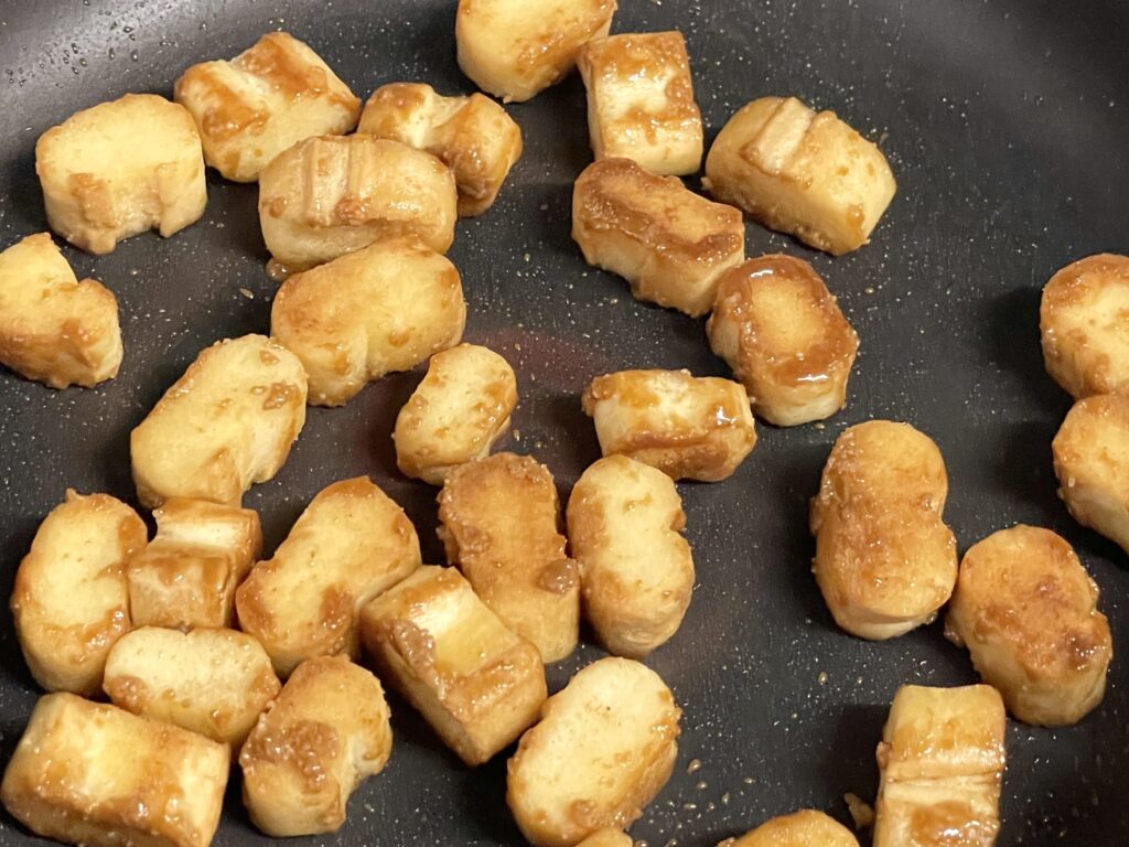 砂糖が溶けて、お麩に絡んだら、冷ましておく